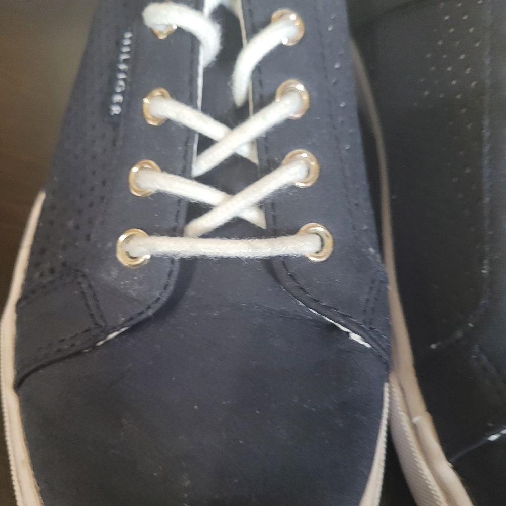 Tommy Hilfiger womens canvas shoes size 7-1/2 - Picture 3 of 6